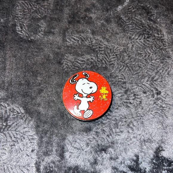 Vintage Collectible Snoopy Round Mini Tin Box - Picture 1 of 5
